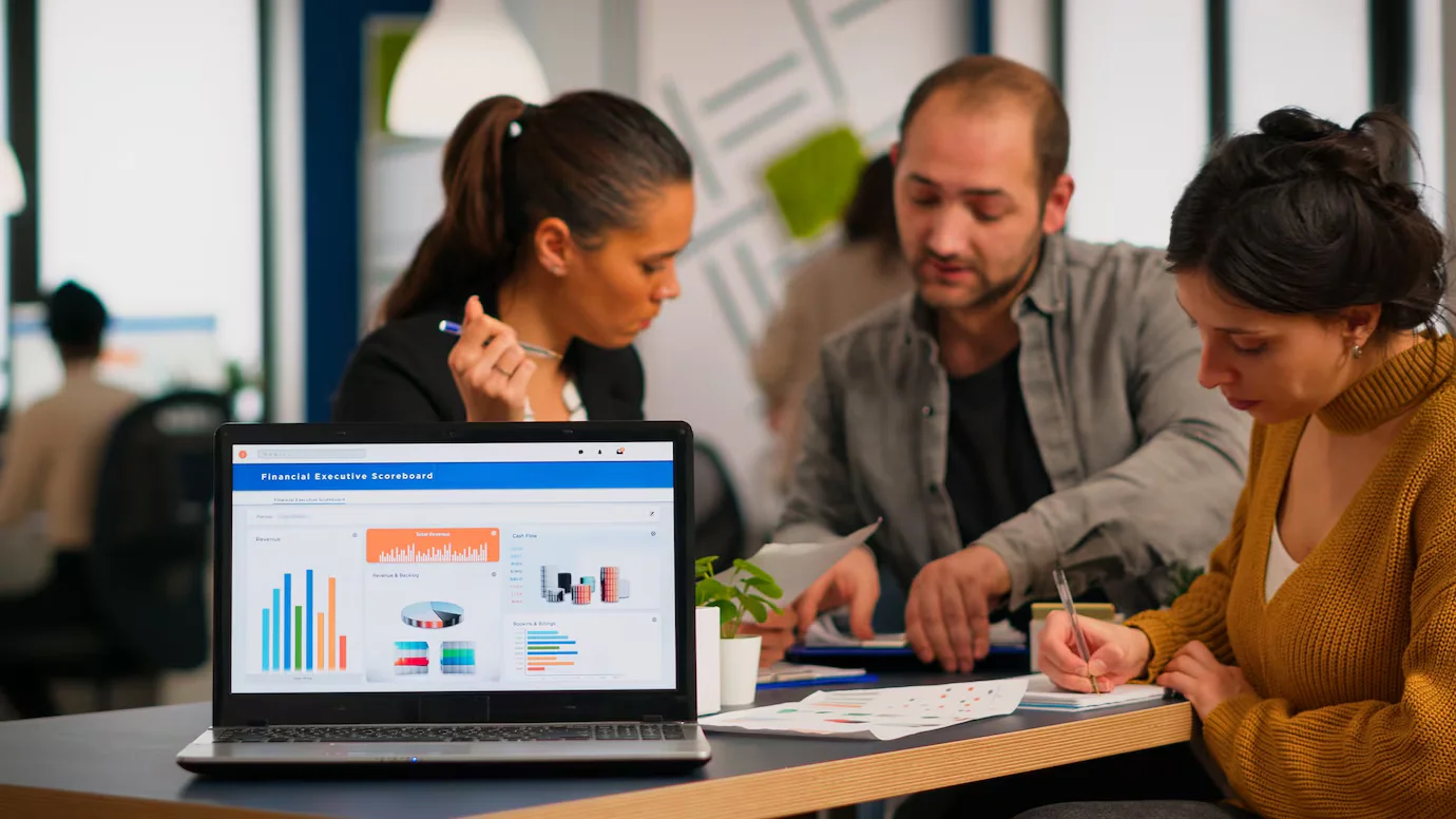 Data-driven growth marketing decisions based on real-time analysis